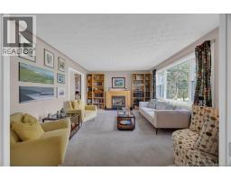 Living room - 16 Braun Crescent, Quispamsis, NB E2E1A6 Photo 9