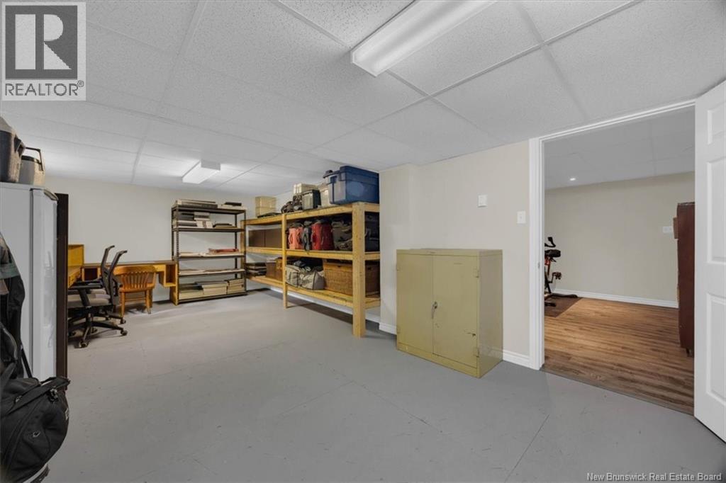 16 Braun Crescent - Image 35