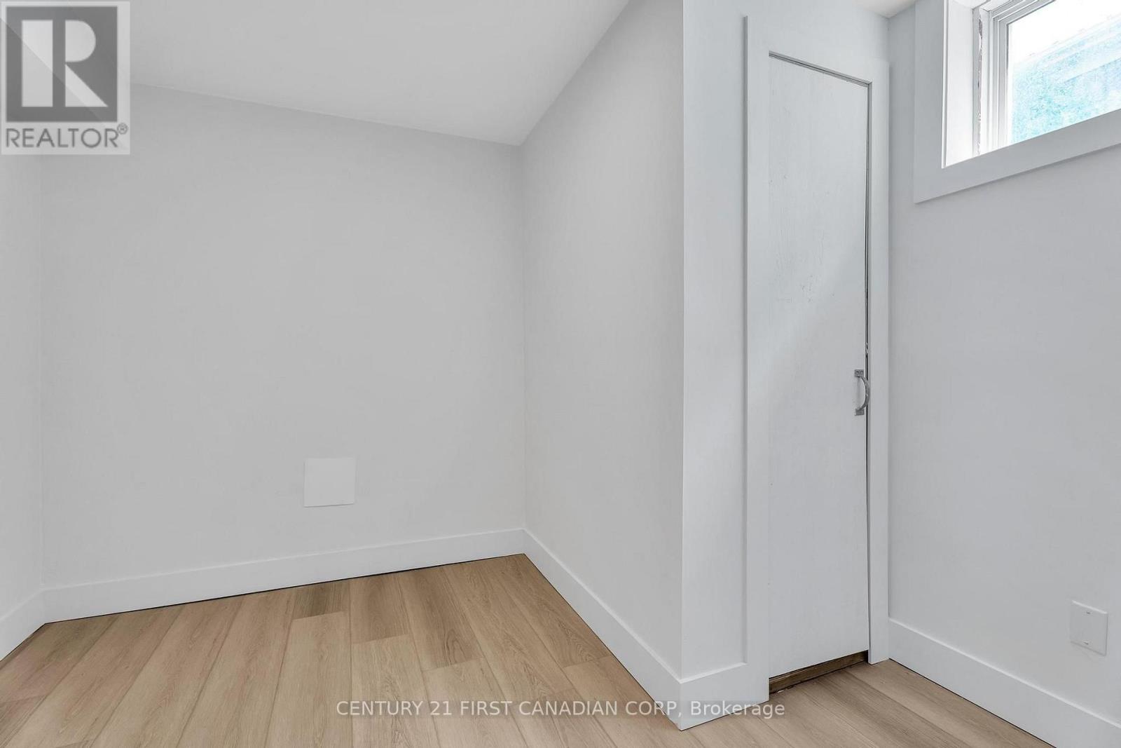 799 OAKCROSSING ROAD - Image 37