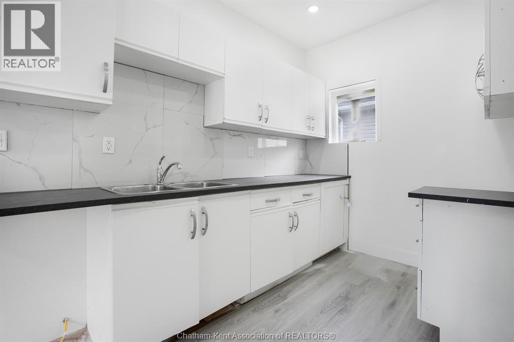 320 Lafontaine STREET - Image 20