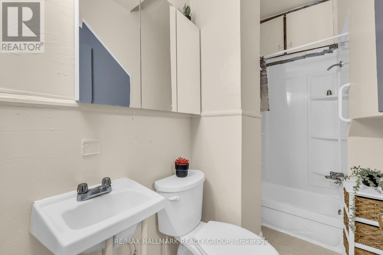 15 Elmsley Street North — photo 11