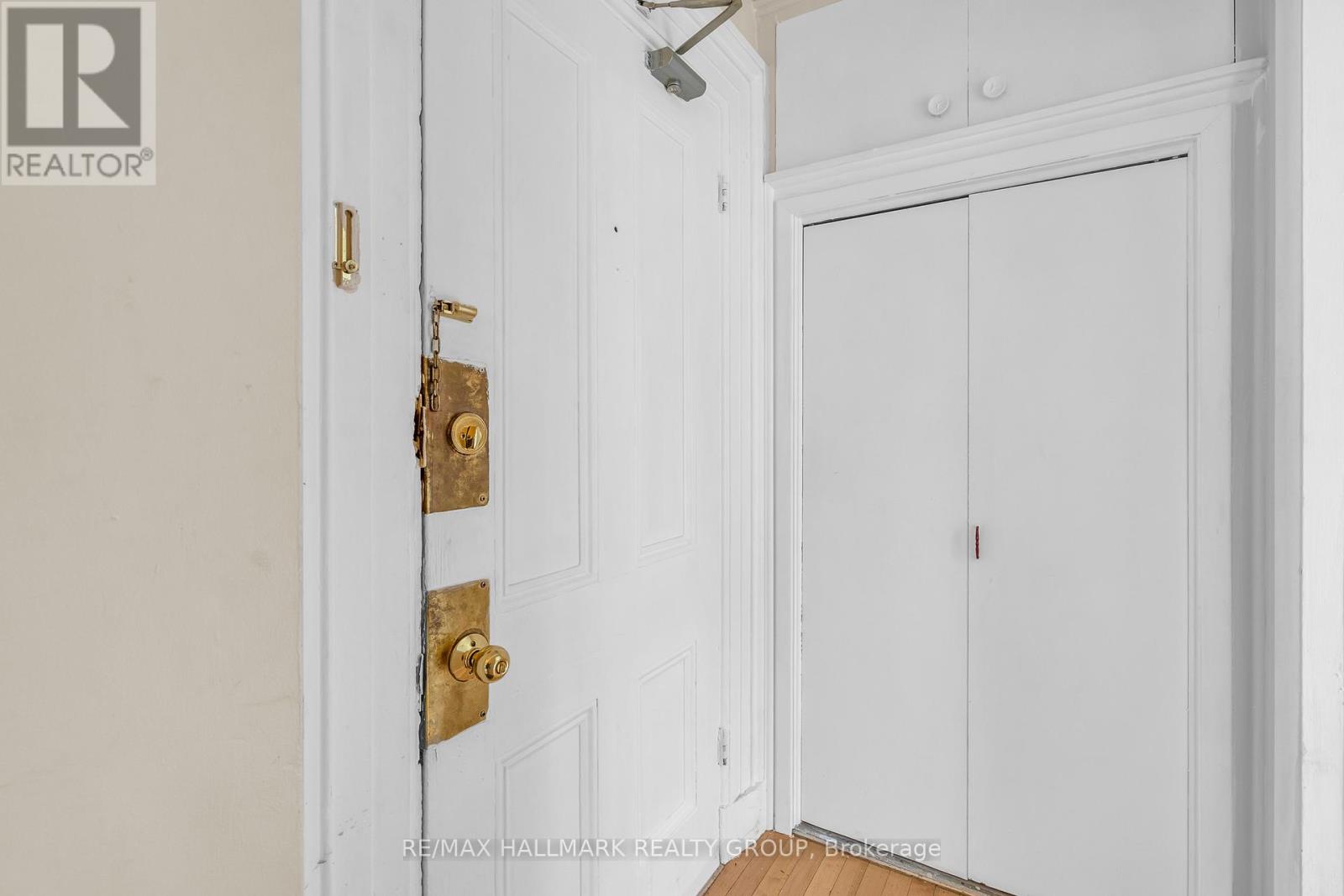 15 Elmsley Street North — photo 23