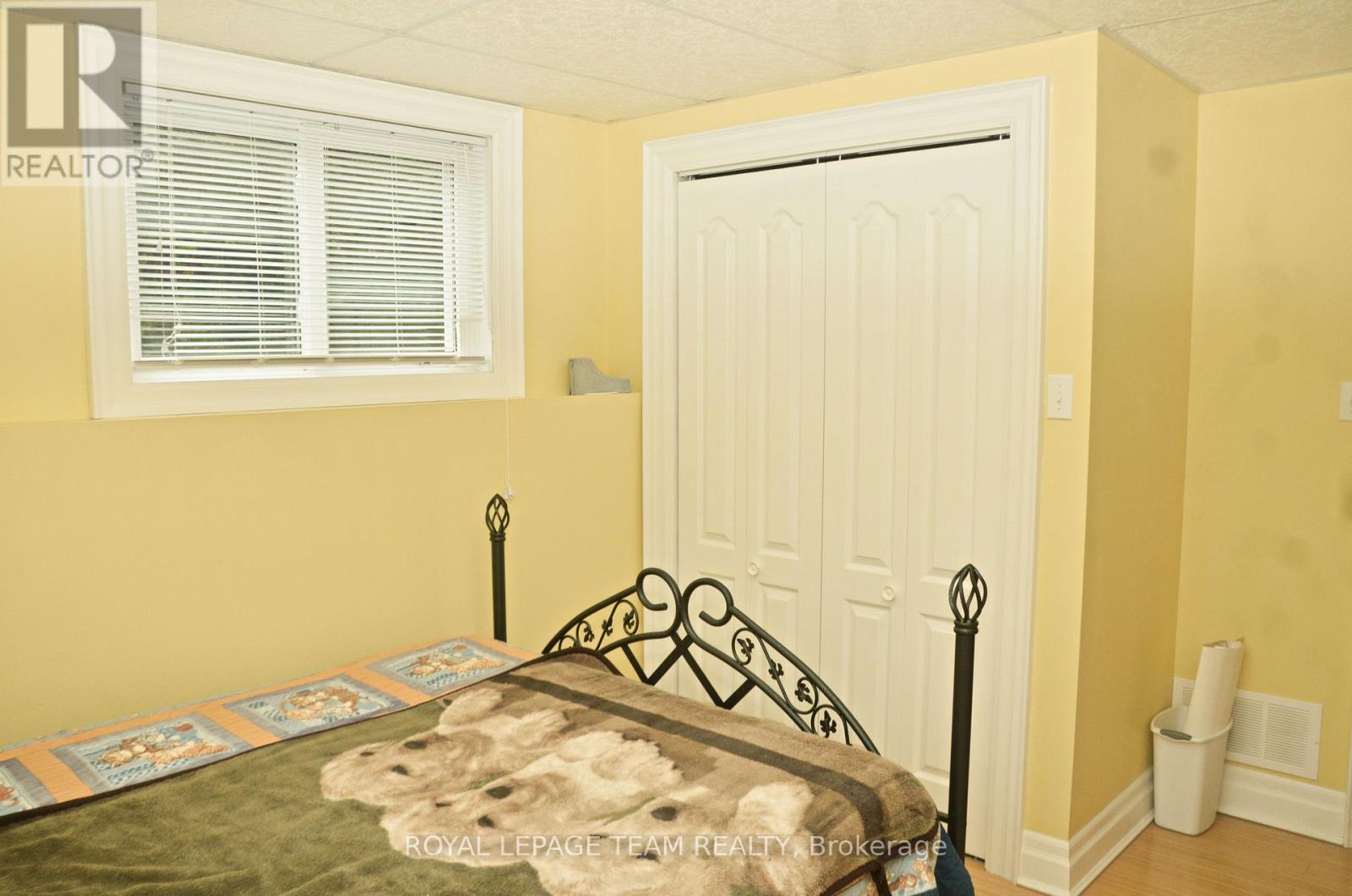 12078 LAKESHORE DRIVE E - Image 26