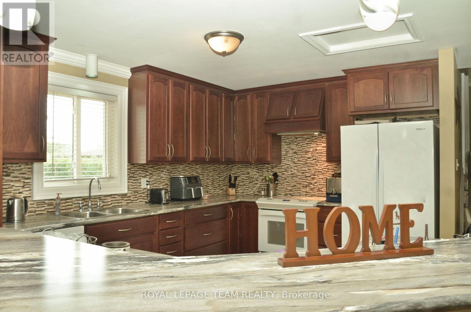 12078 LAKESHORE DRIVE E - 6