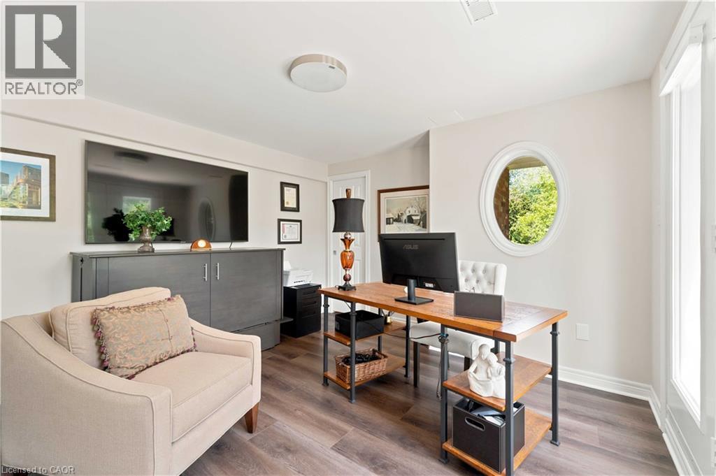 2182 STONEHAVEN Avenue - Image 39