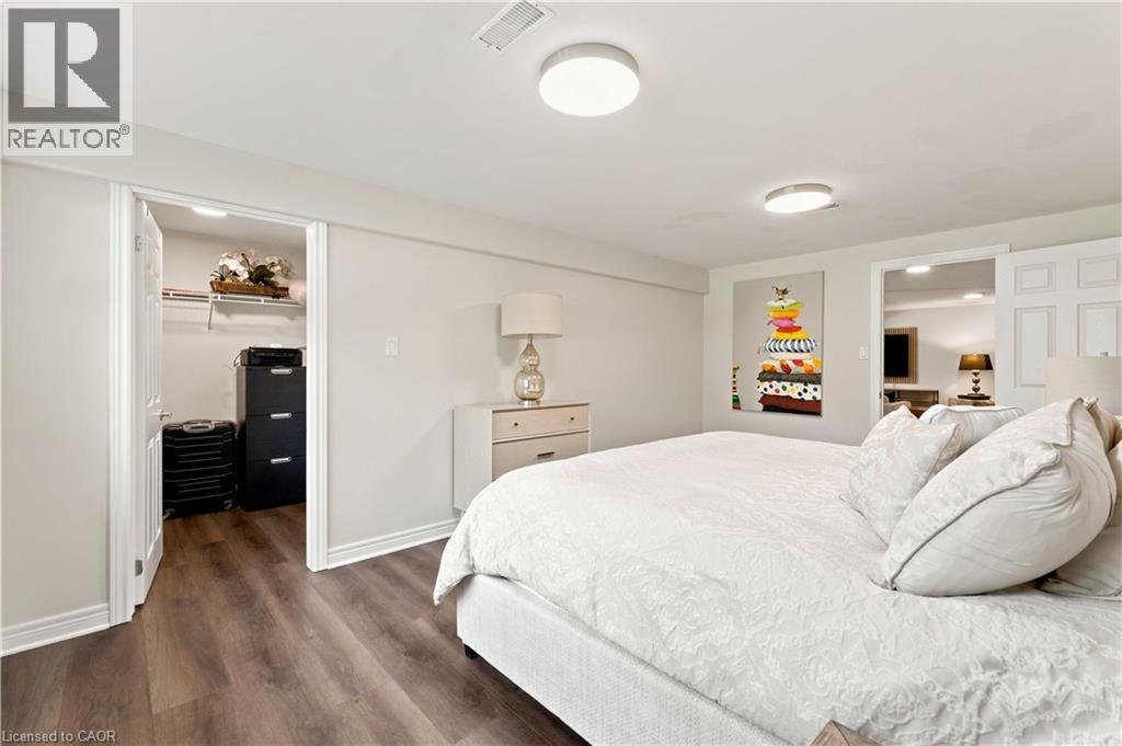2182 STONEHAVEN Avenue - Image 35