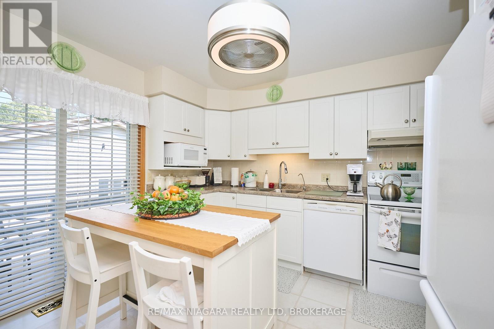 524 LAKEVIEW ROAD - Image 11