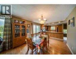 Foyer - 3509 5th Avenue, Castlegar, BC V1N2V8 Photo 12