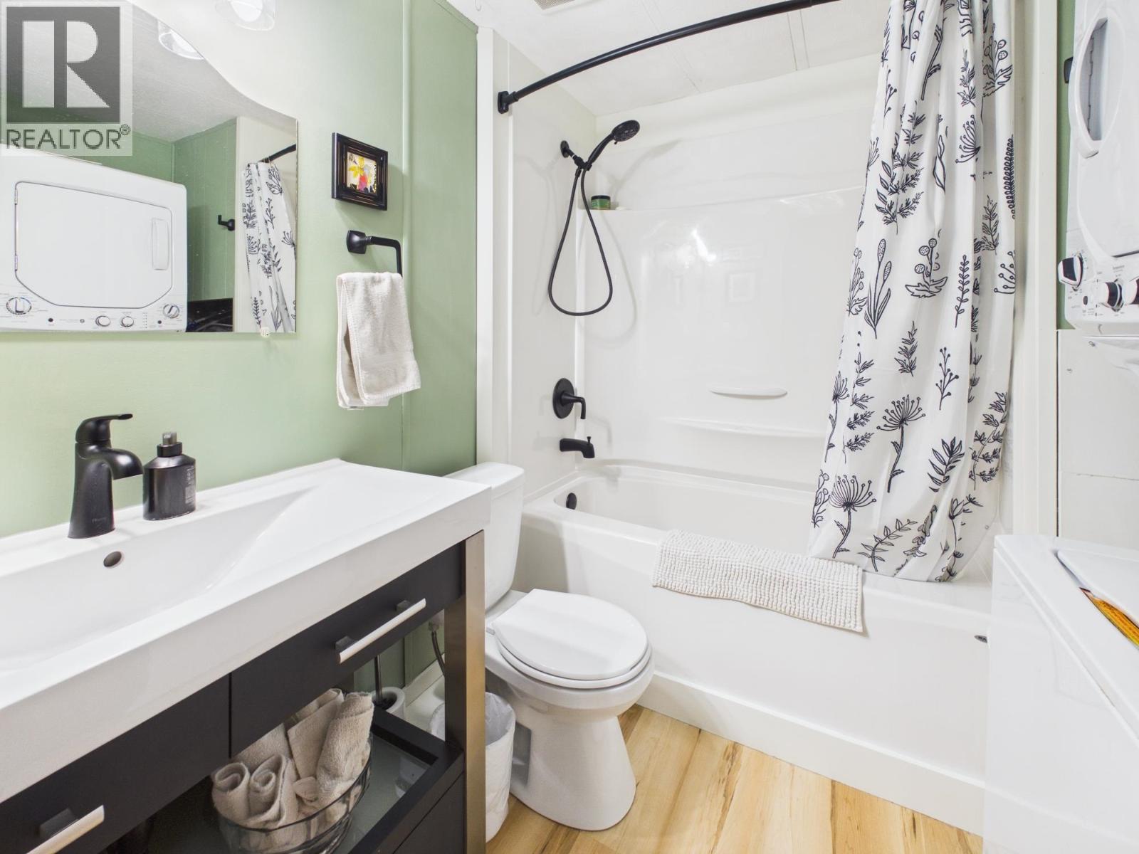 #5 3001 N MACKENZIE AVENUE - Image 17