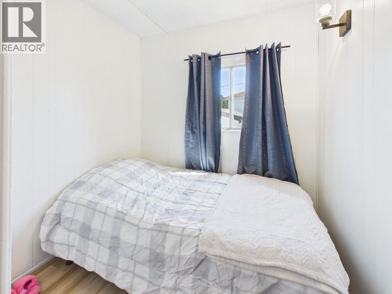 #5 3001 N MACKENZIE AVENUE - 19