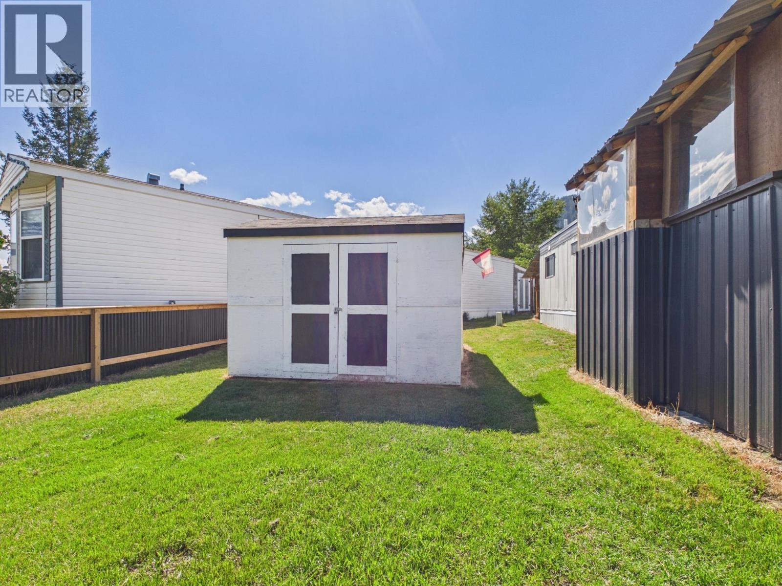 #5 3001 N MACKENZIE AVENUE - Image 22