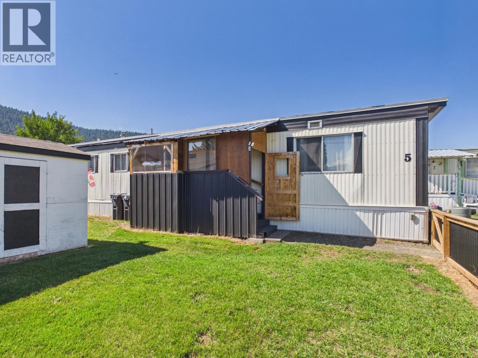 #5 3001 N MACKENZIE AVENUE - 23