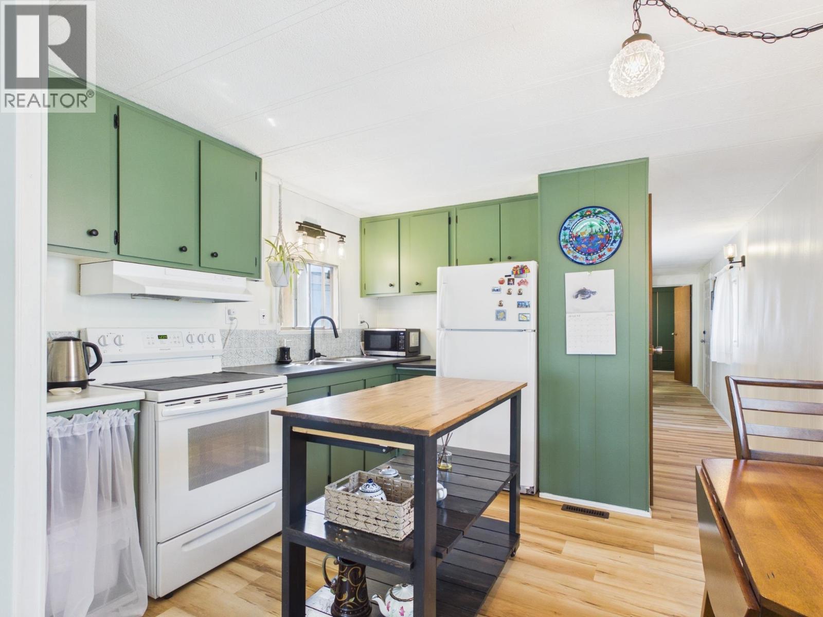 #5 3001 N MACKENZIE AVENUE - 8