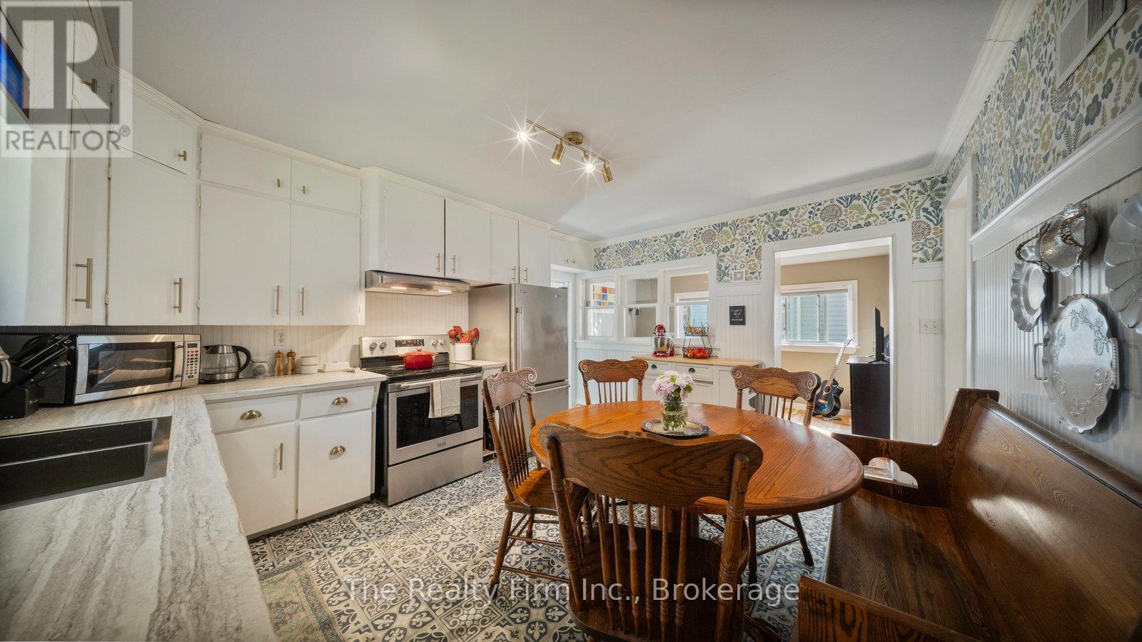 94 WOODSTOCK STREET N - Image 17