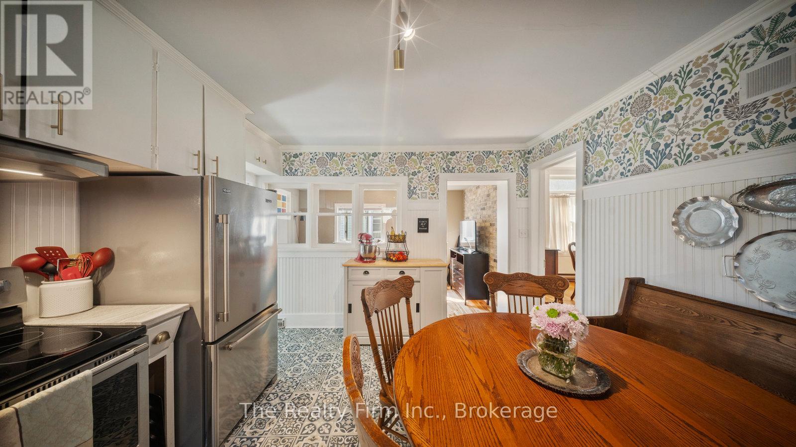 94 WOODSTOCK STREET N - Image 18