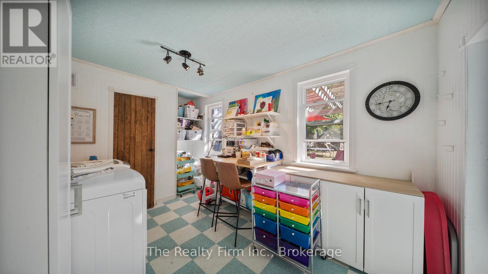94 WOODSTOCK STREET N - Image 20
