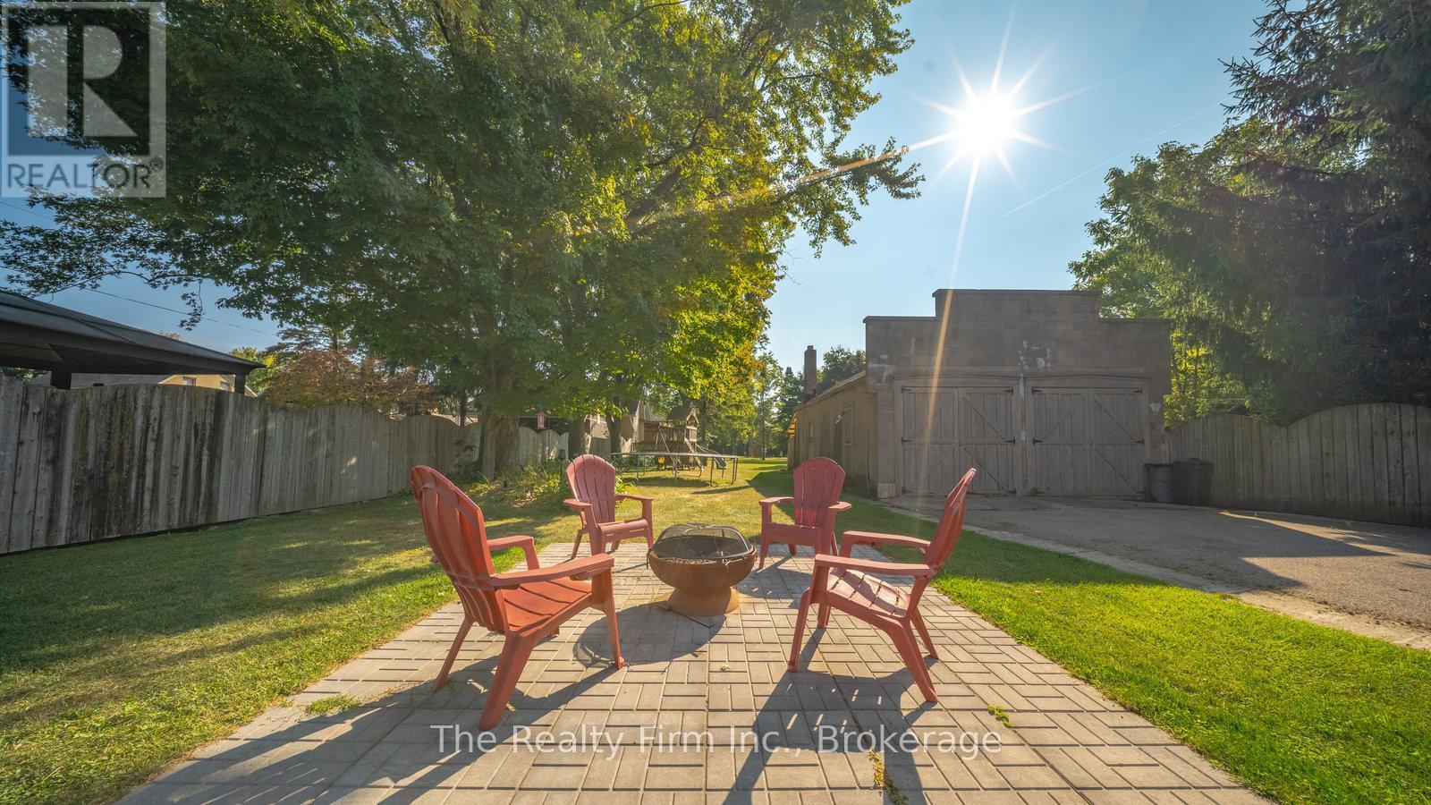 94 WOODSTOCK STREET N - Image 36