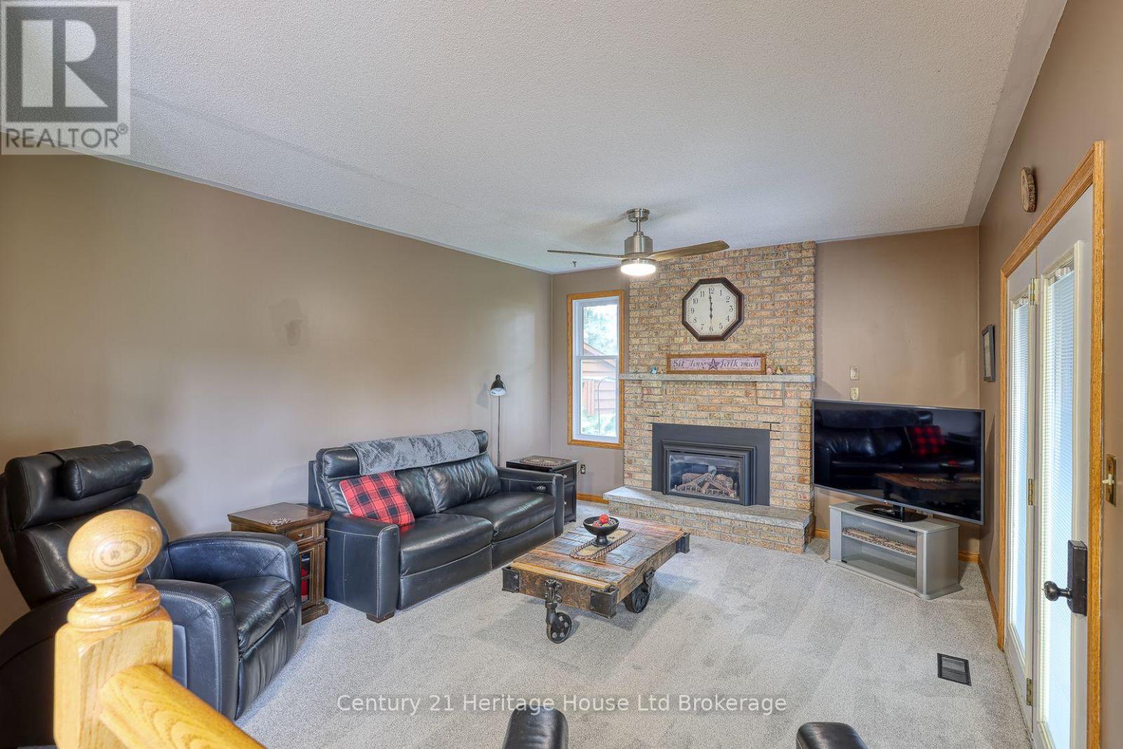 81 GLENN AVENUE N - 15