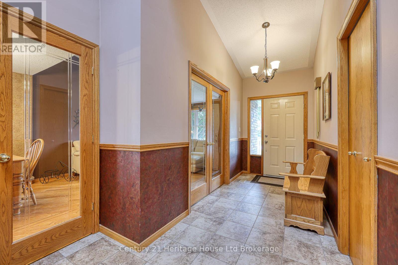 81 GLENN AVENUE N - 4