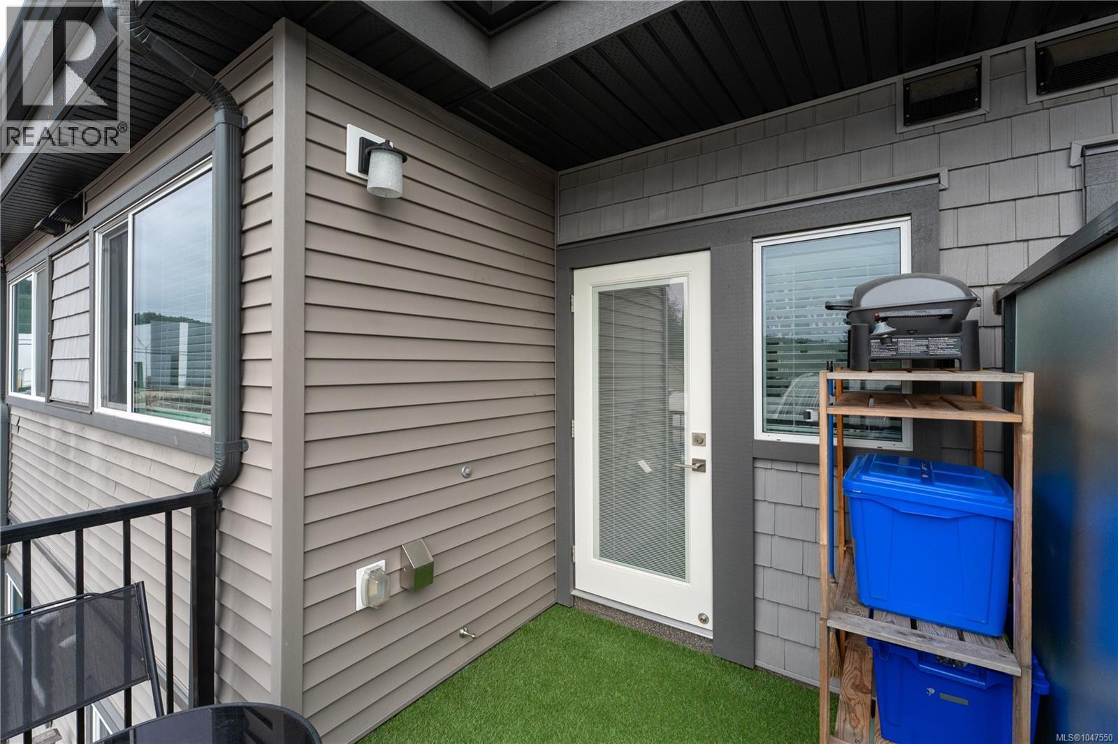 #402 3351 Luxton Rd - 27