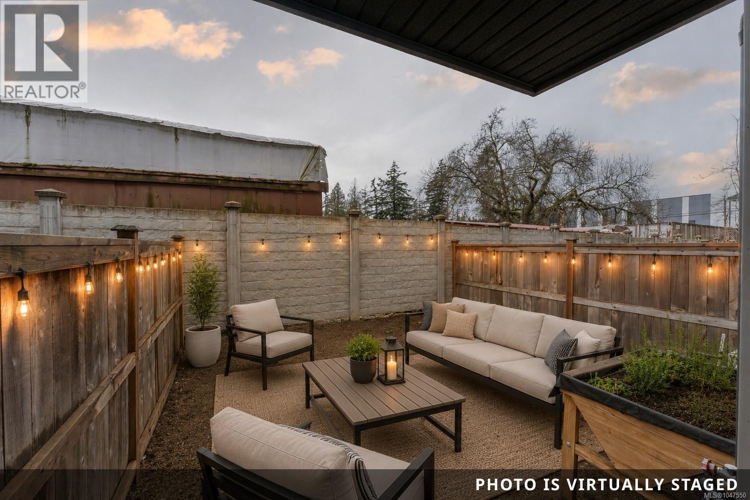 #402 3351 Luxton Rd - 32