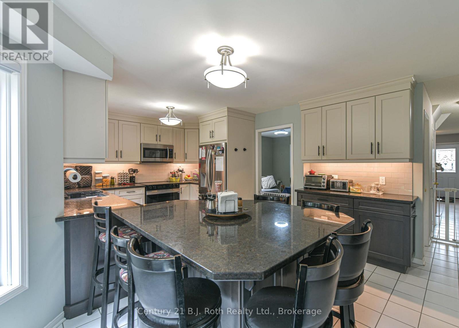 16 FRONTIER AVENUE - Image 13