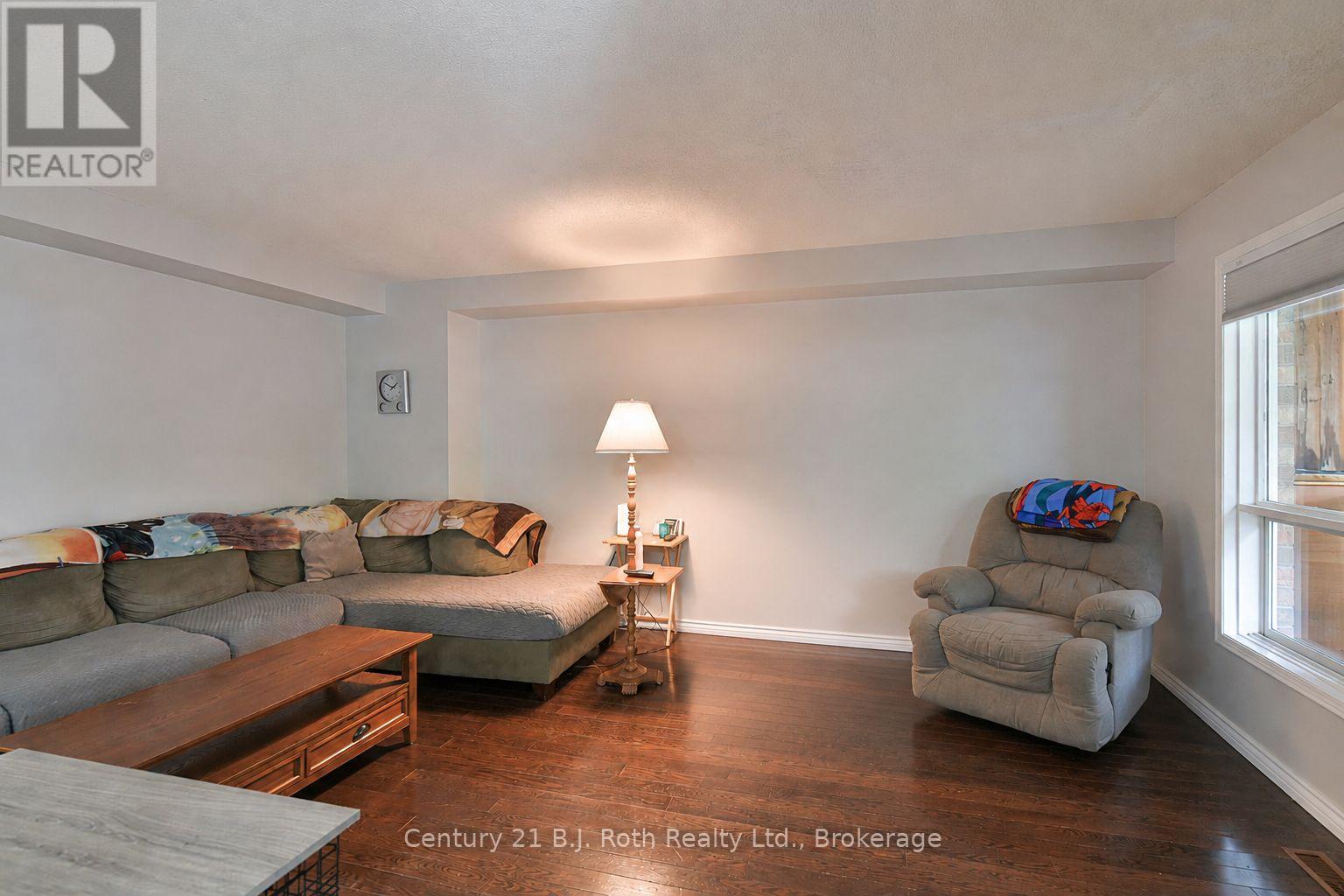 16 FRONTIER AVENUE - Image 19