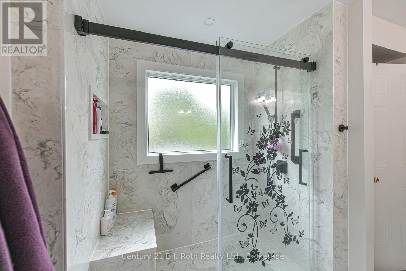 16 FRONTIER AVENUE - Image 31