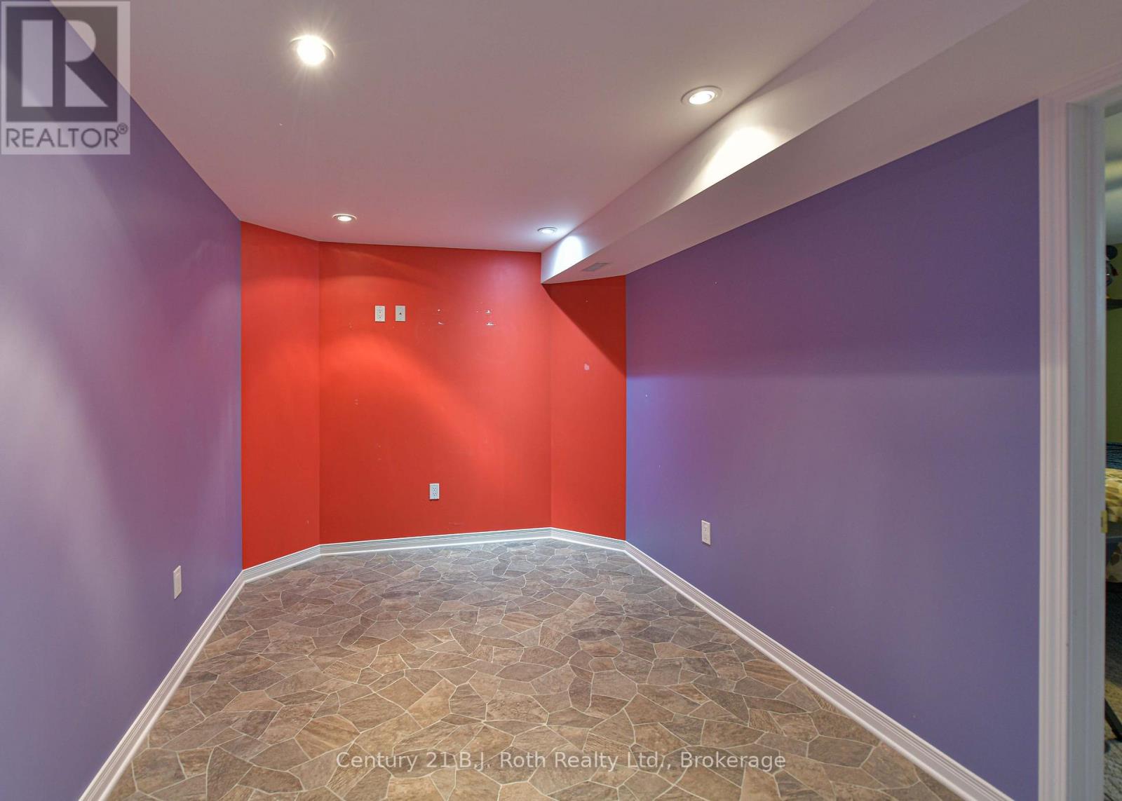 16 FRONTIER AVENUE - Image 46
