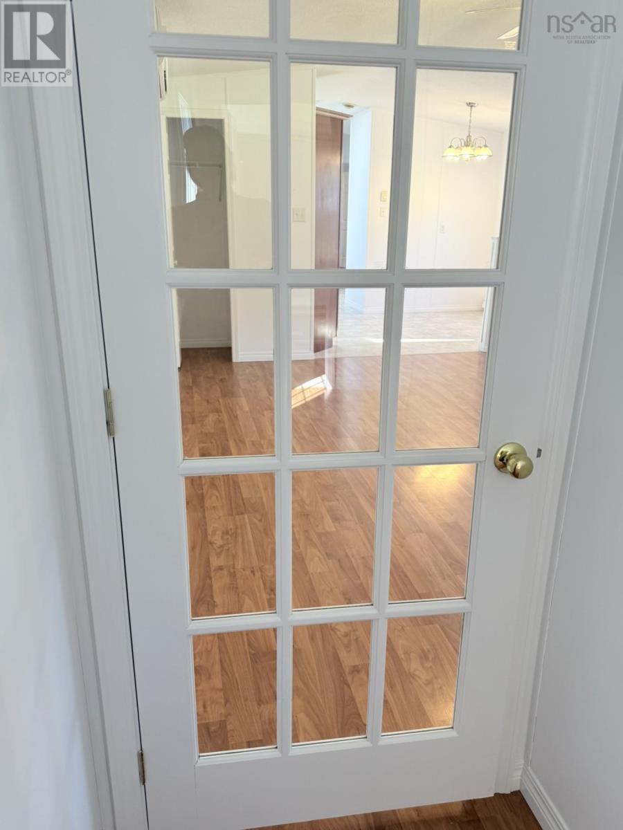 Property 13 of 44 of 61 Gillis Crescent