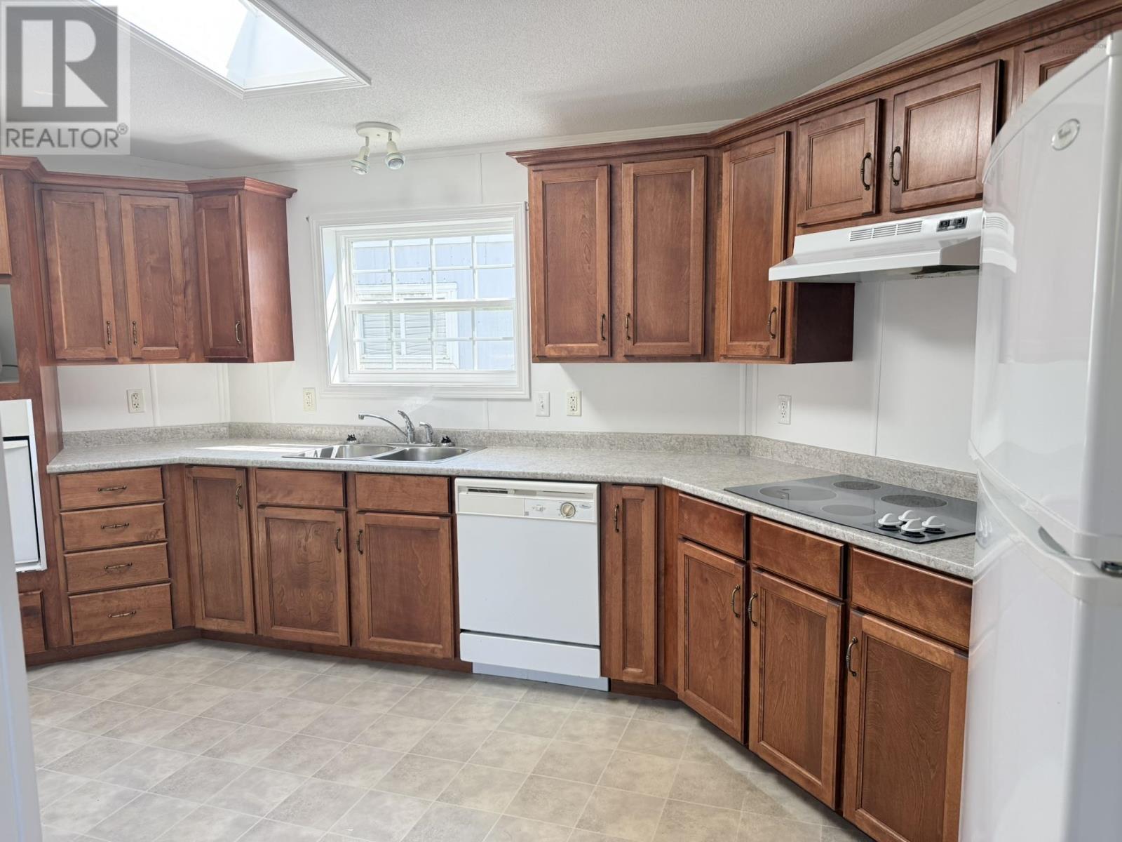 Property 26 of 44 of 61 Gillis Crescent