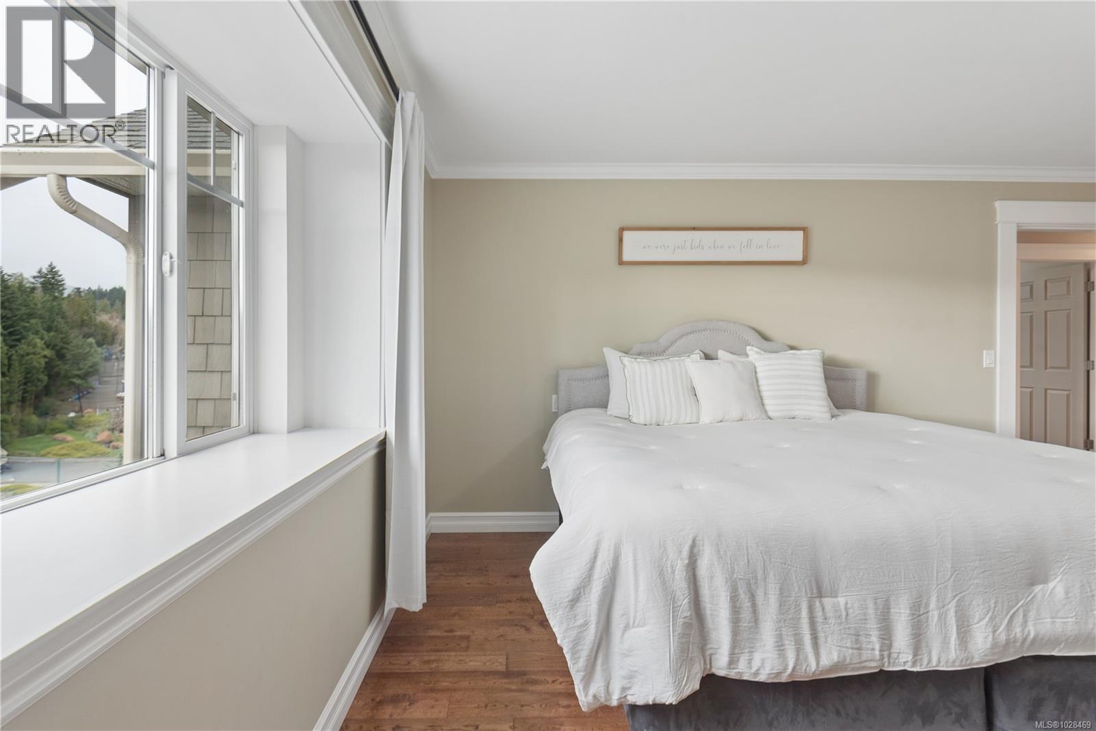 885 PRATT Rd - 33