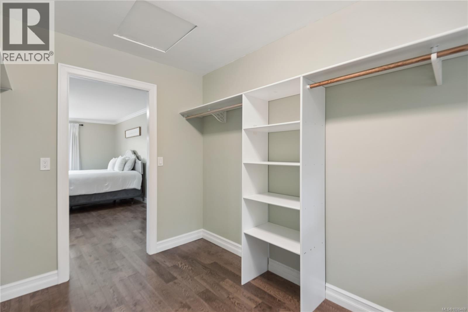 885 PRATT Rd - 40