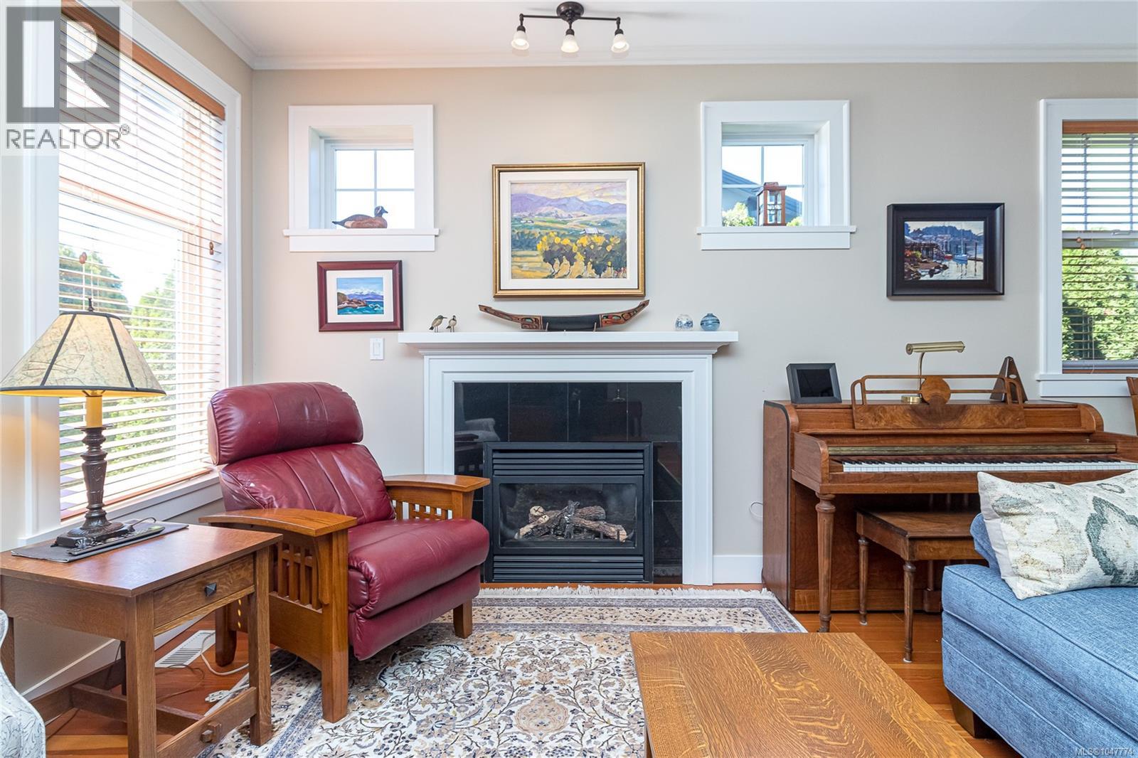 376 Sylvia St - 11