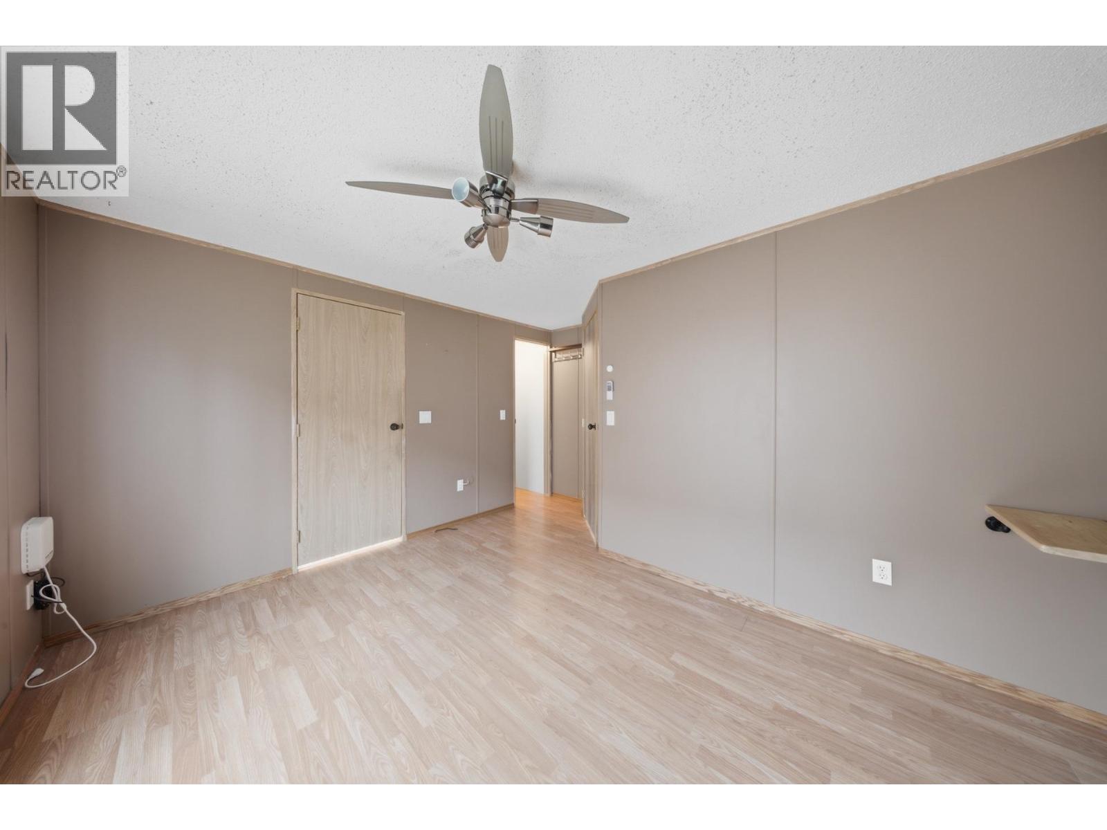 8307 99 AVENUE - 15