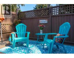 6713 Buena Vista Rd, Central Saanich, BC V8Z5X1 Photo 12