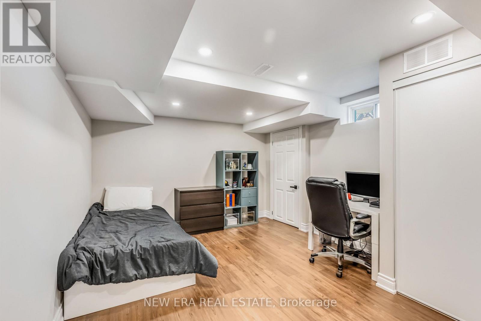 11 WARNFORD CIRCLE - Image 35