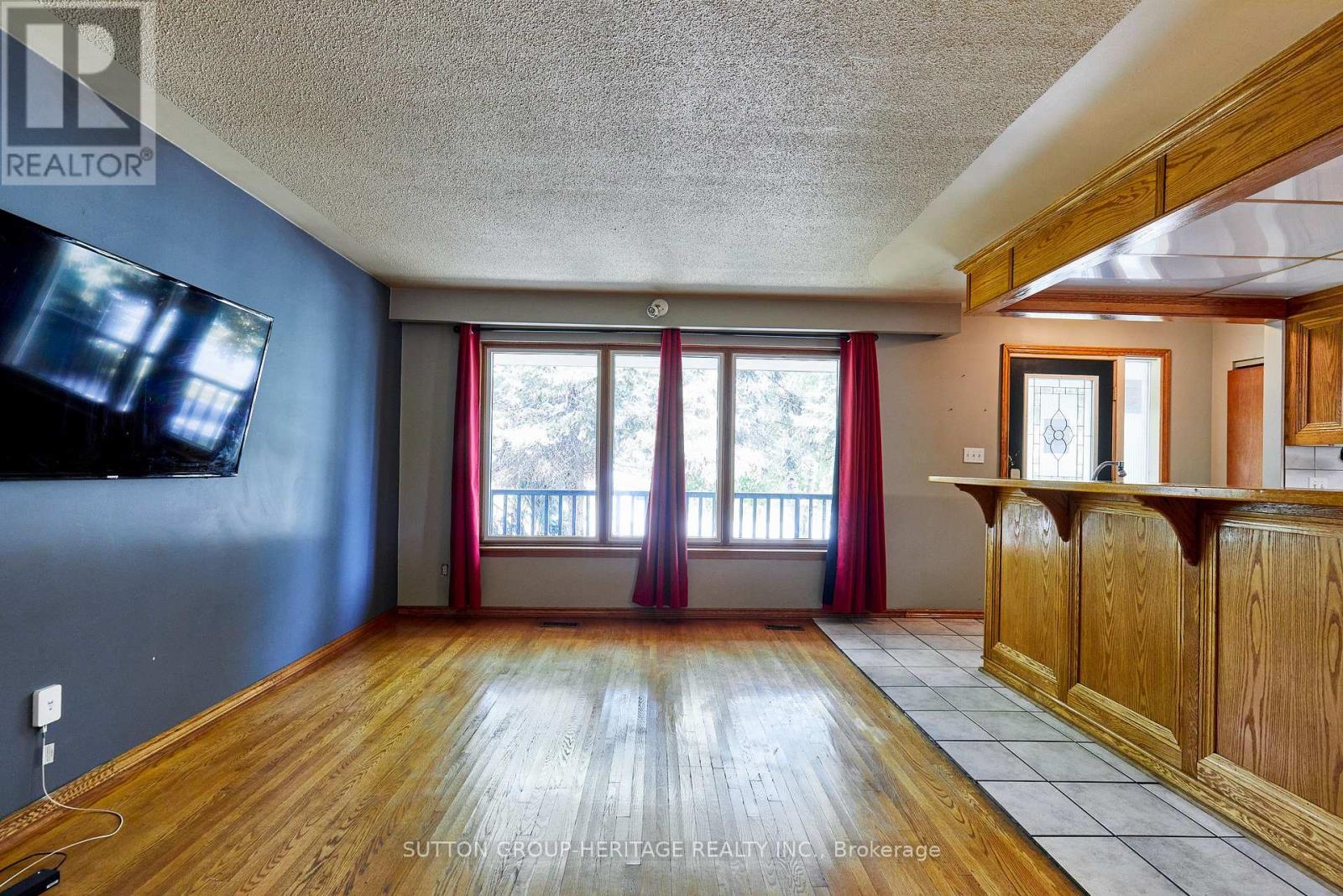 208 FAREWELL STREET - 12