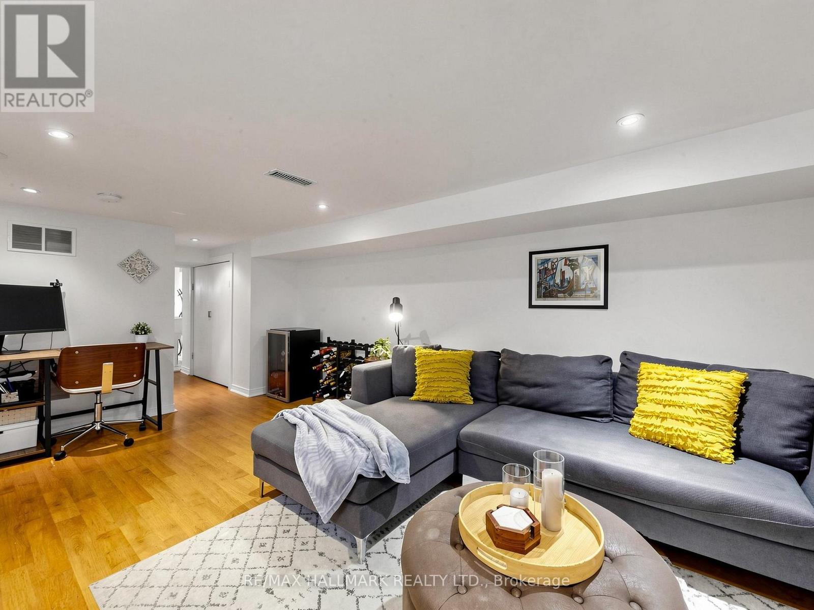 108 KNOX AVENUE - Image 32