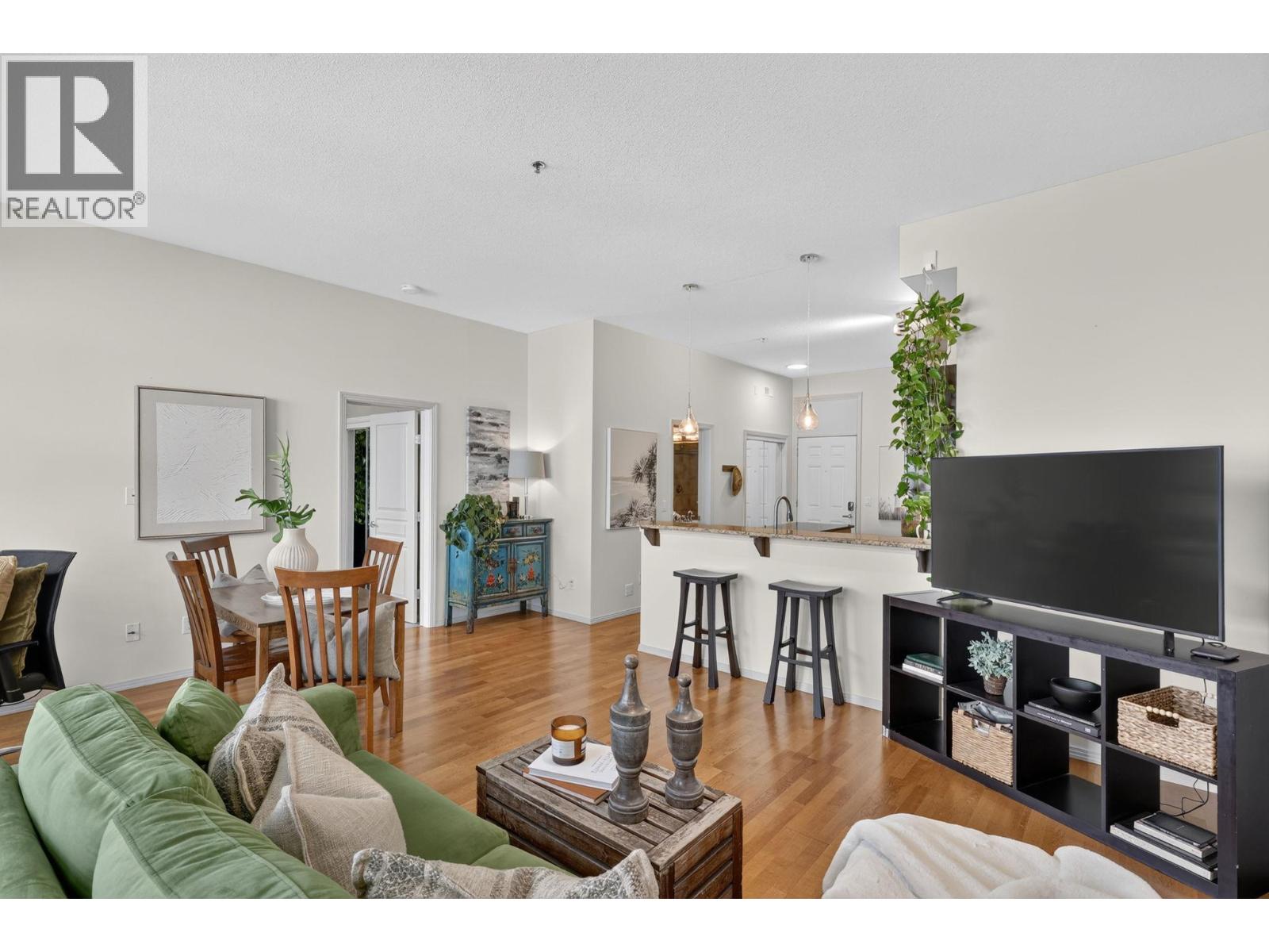 #317 1331 Ellis Street - 4