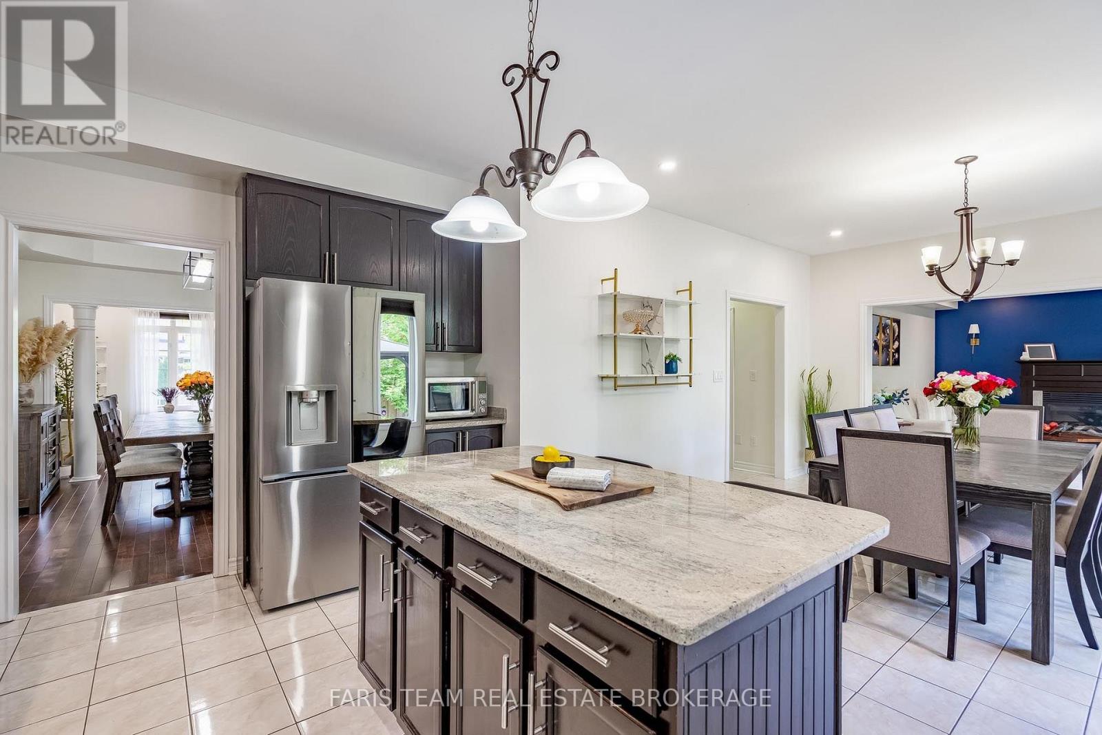 31 THE QUEENSWAY - 10