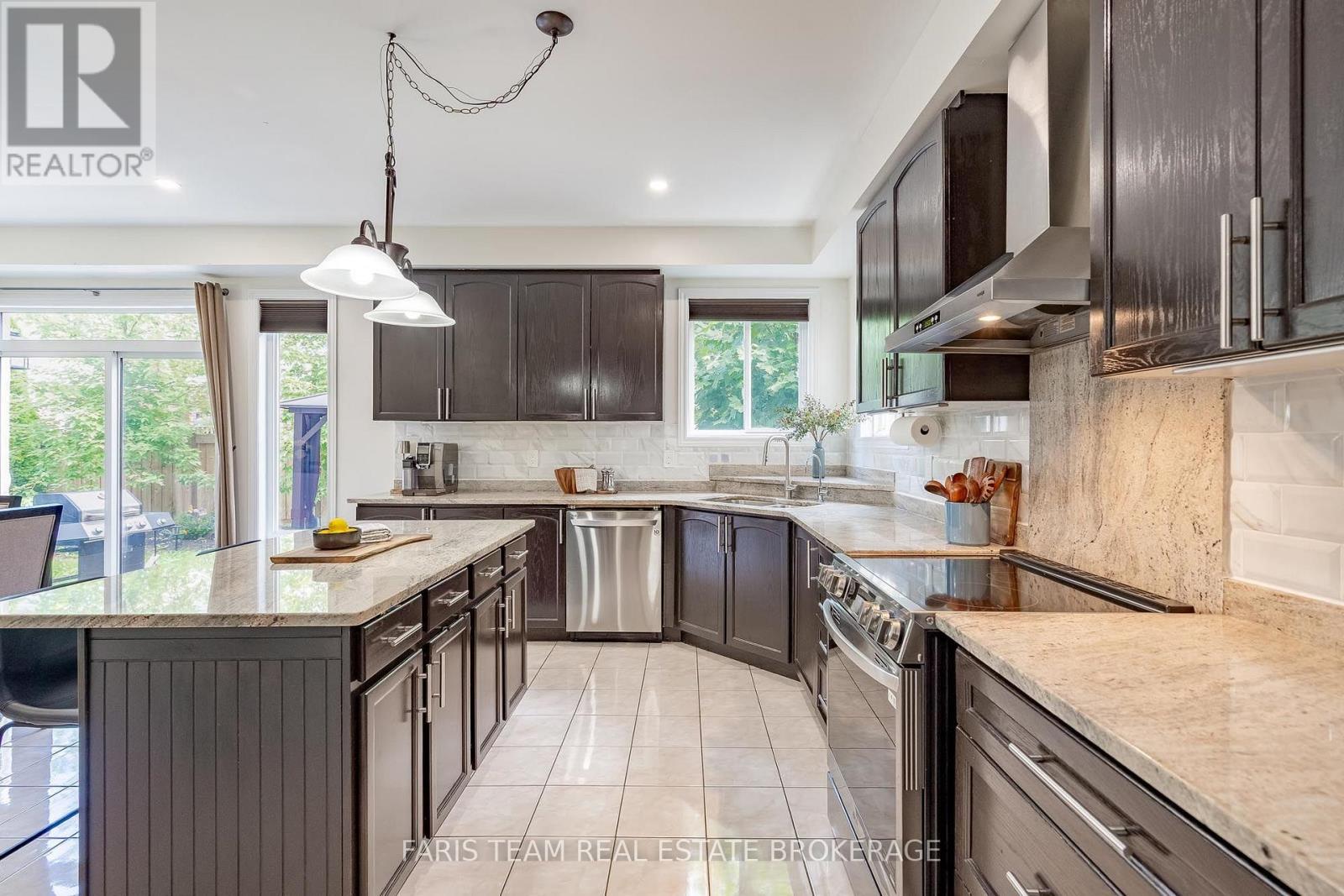 31 THE QUEENSWAY - Image 6