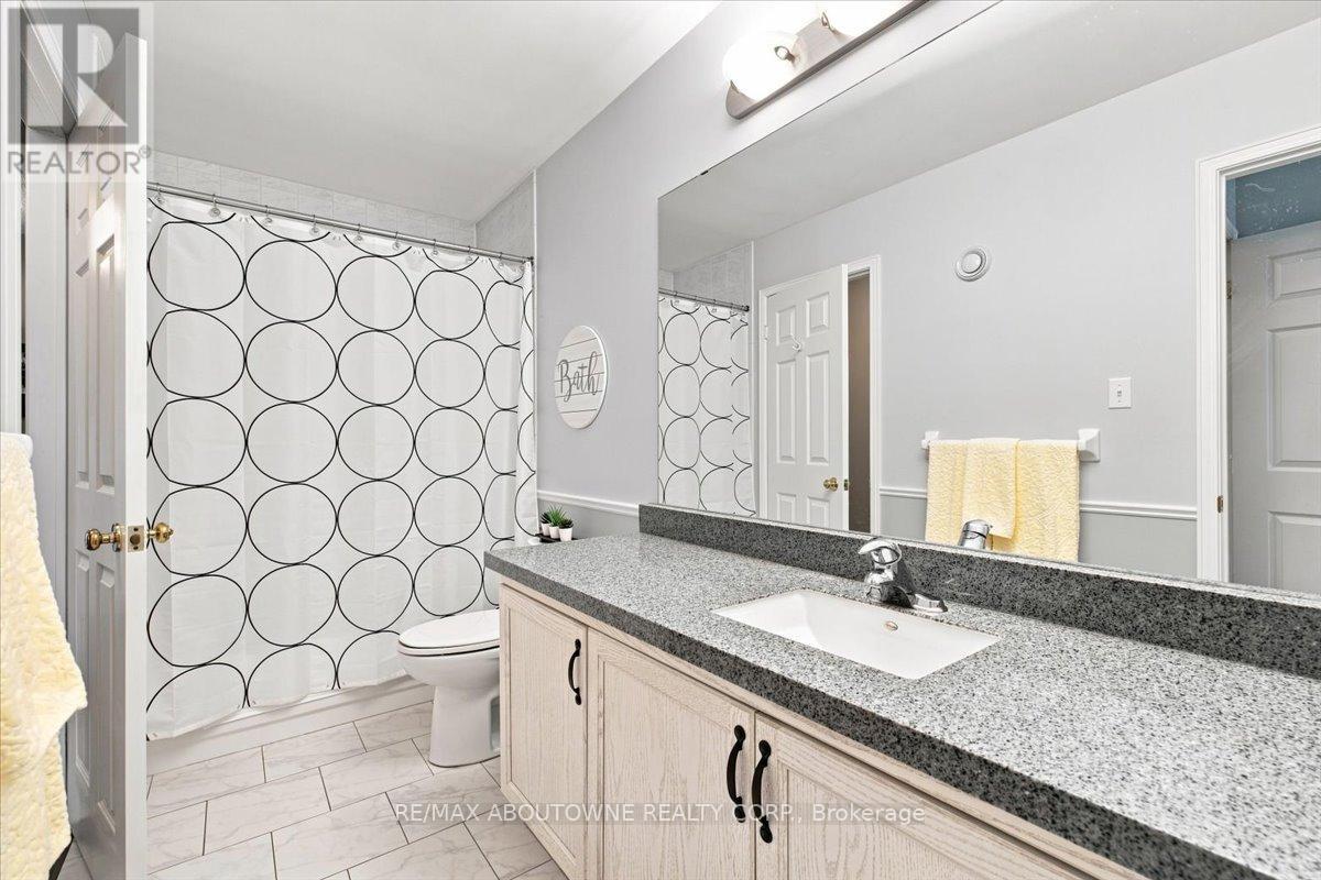 #7 2145 COUNTRY CLUB DRIVE - Image 31