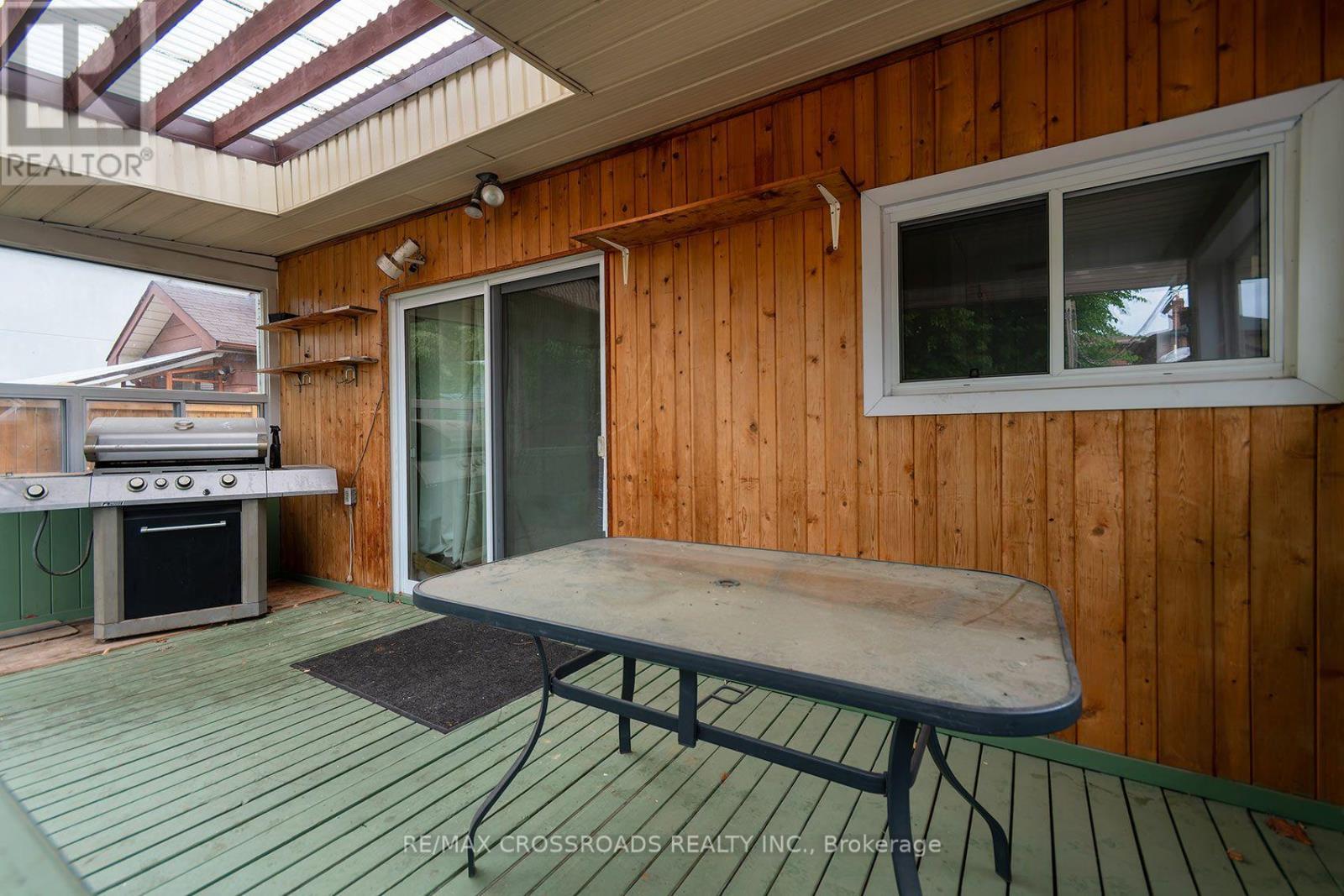 218 GLEDHILL AVENUE - 44