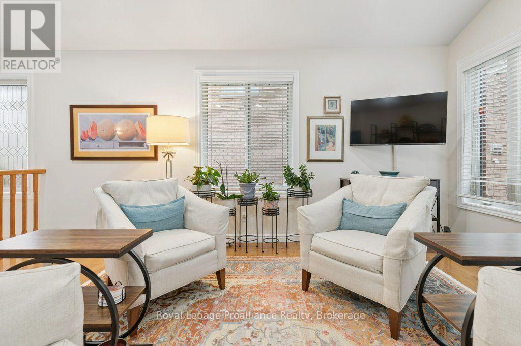16 MAGNOLIA COURT - 31