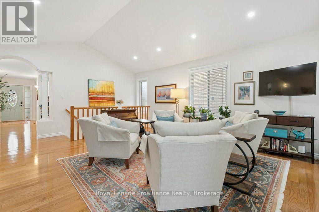 16 MAGNOLIA COURT - 27