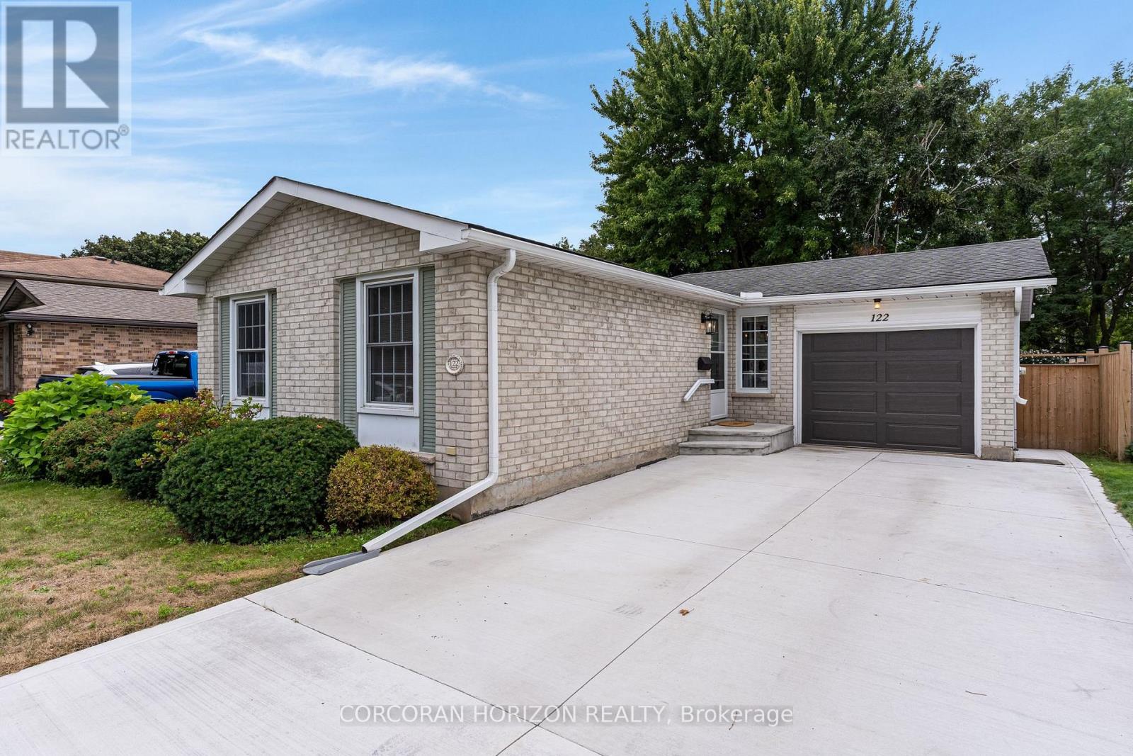 122 FOXRIDGE DRIVE — photo 2
