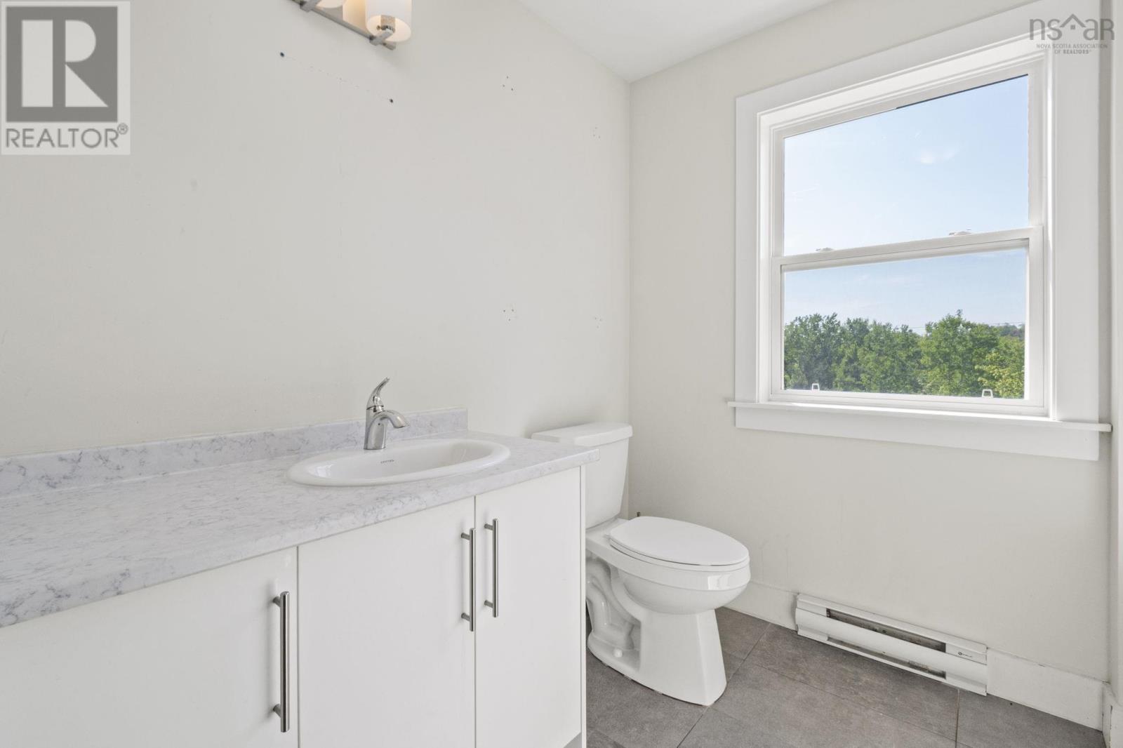 Property 23 of 30 of 115 Lindforest Court