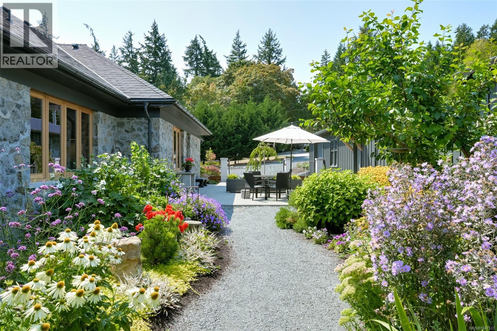 735 Arden Rd - Image 36