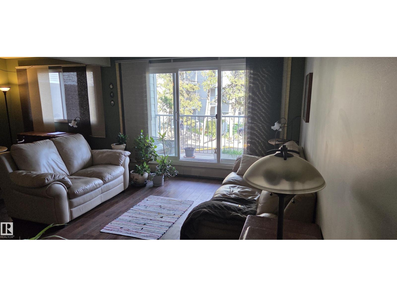 #215 4404 122 ST NW - 2